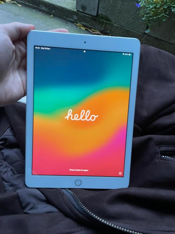 Ipad 6 generatie 128 gb, Computers en Software, Apple iPads, Zo goed als nieuw, 128 GB, Zilver, Ophalen