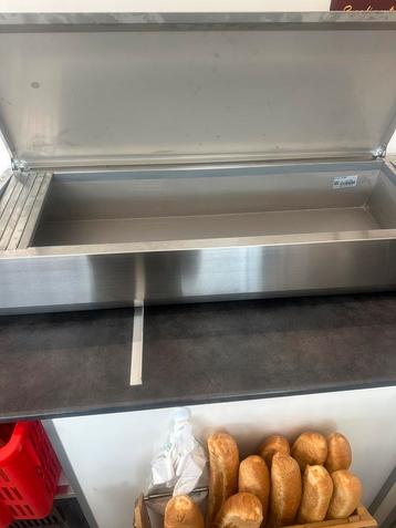 Saladette neuve utilisée 1 journee (1m40) beschikbaar voor biedingen