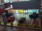Diorama du Porsche Center avec différents modèles de Porsche, Hobby & Loisirs créatifs, Enlèvement ou Envoi, Comme neuf