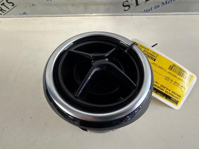 Luchtrooster Dashboard van een Mercedes B-Klasse, Auto-onderdelen, Dashboard en Schakelaars, Mercedes-Benz, Gebruikt, 3 maanden garantie