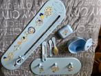 Pour chambre de bébé : toise, porte manteau, et accessoires, Ophalen, Zo goed als nieuw