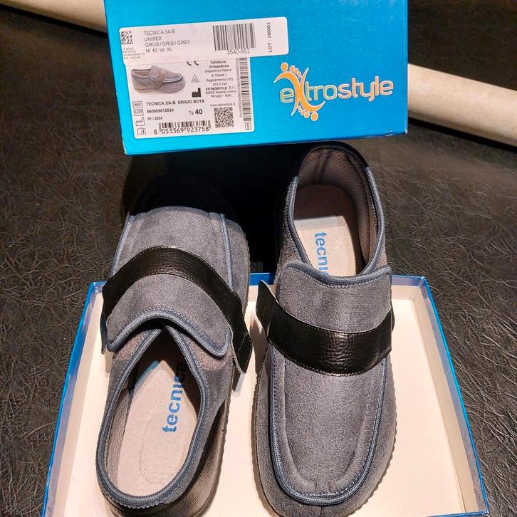 Ortho pantoffels uniseks mt 40, 15€., Kleding | Dames, Schoenen, Nieuw, Instappers, Ophalen of Verzenden