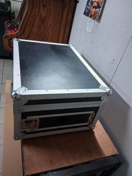 lightcase in nieuwstaat 14 units boven 5 units voor., Muziek en Instrumenten, Behuizingen en Koffers, Zo goed als nieuw, Ophalen