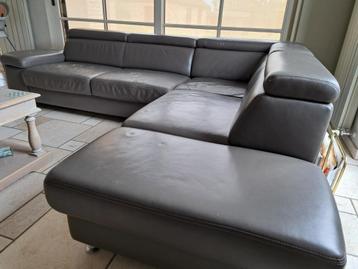 Lederen hoekzetel (taupe kleur) kalfsleder beschikbaar voor biedingen