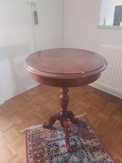 bijzettafeltje, Huis en Inrichting, Tafels | Bijzettafels, Gebruikt, Rond, 60 cm of meer, Minder dan 55 cm, Hout, Ophalen