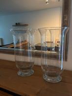 2 grote glazen windlichten, vazen, Ophalen, Zo goed als nieuw