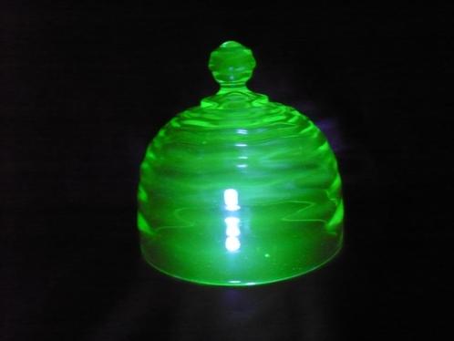 Art Deco Kaasstolp Uraniumglas / Anna Groen glas, Antiek en Kunst, Antiek | Glaswerk en Kristal, Ophalen of Verzenden