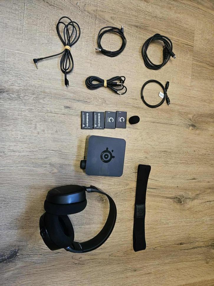 SteelSeries Arctis Pro Wireless + GameDAC, Computers en Software, Headsets, Refurbished, Over-ear, Draadloos, Gaming headset, Inklapbare microfoon