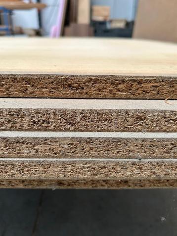 Eikfineer op 20mm vezelplaat. 250cmx124cm 5stuks beschikbaar voor biedingen
