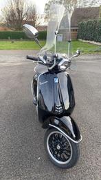 Vespa sprint 50 cc 4t 7100 Km, Fietsen en Brommers, Scooters | Vespa, Ophalen of Verzenden, Zo goed als nieuw