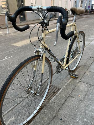 Vintage Bianchi Piaggio 1984 racefiets beschikbaar voor biedingen
