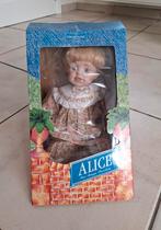Porseleinen pop Alice, Ophalen of Verzenden, Zo goed als nieuw, Pop