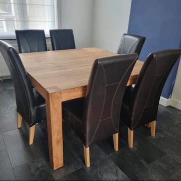 Tafel teak 140x140 beschikbaar voor biedingen
