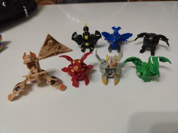 bakugan lot - oude figuren. wordt als lot verkocht. beschikbaar voor biedingen