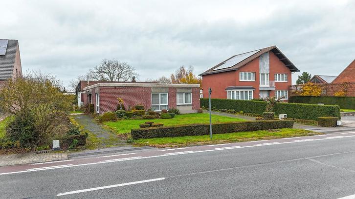Bungalow met grote werkplaats en weide op 42 are in Alken, Immo, Huizen en Appartementen te koop, F