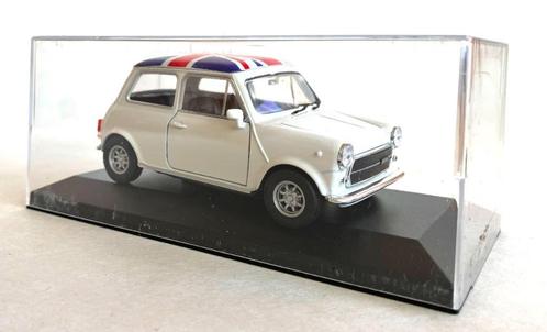 Mini Cooper wit met Union Jack dak., Hobby en Vrije tijd, Modelauto's | Overige schalen, Zo goed als nieuw, Auto, Ophalen of Verzenden