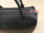 Zwarte lederen Melvin handtas., Handtassen en Accessoires, Tassen | Schoudertassen, Zwart, Zo goed als nieuw, Leer, Ophalen
