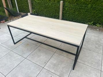 Prachtige eettafel beschikbaar voor biedingen