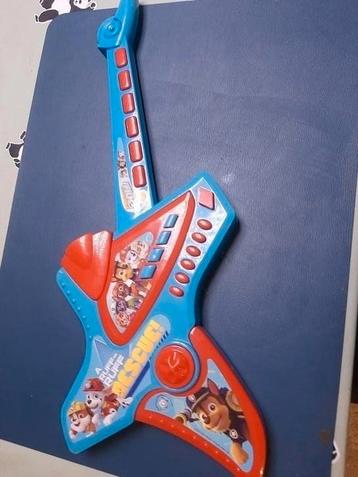 Guitare PAW PATROL produit de la vraie musique 