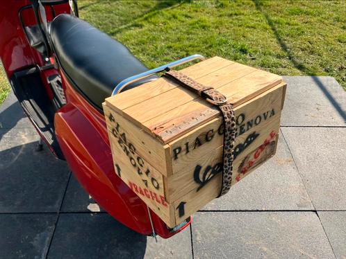 Vespa kist, bagagebak, Fietsen en Brommers, Brommeronderdelen | Oldtimers, Zo goed als nieuw, Ophalen