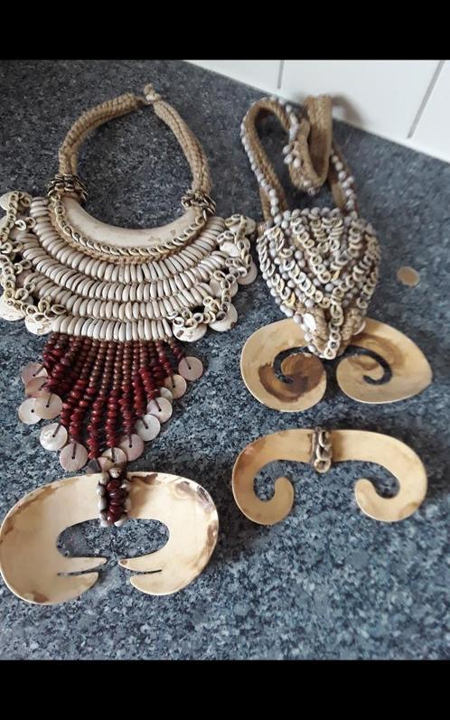 LOT ! ! !  Papua  , sepik  sieraden/neusschelpen  ! !, Antiek en Kunst, Kunst | Niet-Westerse kunst, Ophalen of Verzenden
