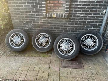 Porsche 911 944 - 4 jantes et pneus - 15 pouves beschikbaar voor biedingen