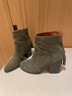 Bottines Lola Cruz en daim kaki neuves taille 36, Enlèvement, Neuf