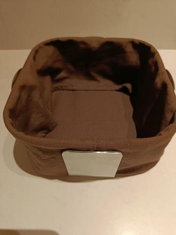 Broodmandje. Merk: Blomus. Afmetingen: 21 x 10 x 20 cm., Enlèvement ou Envoi, Utilisé