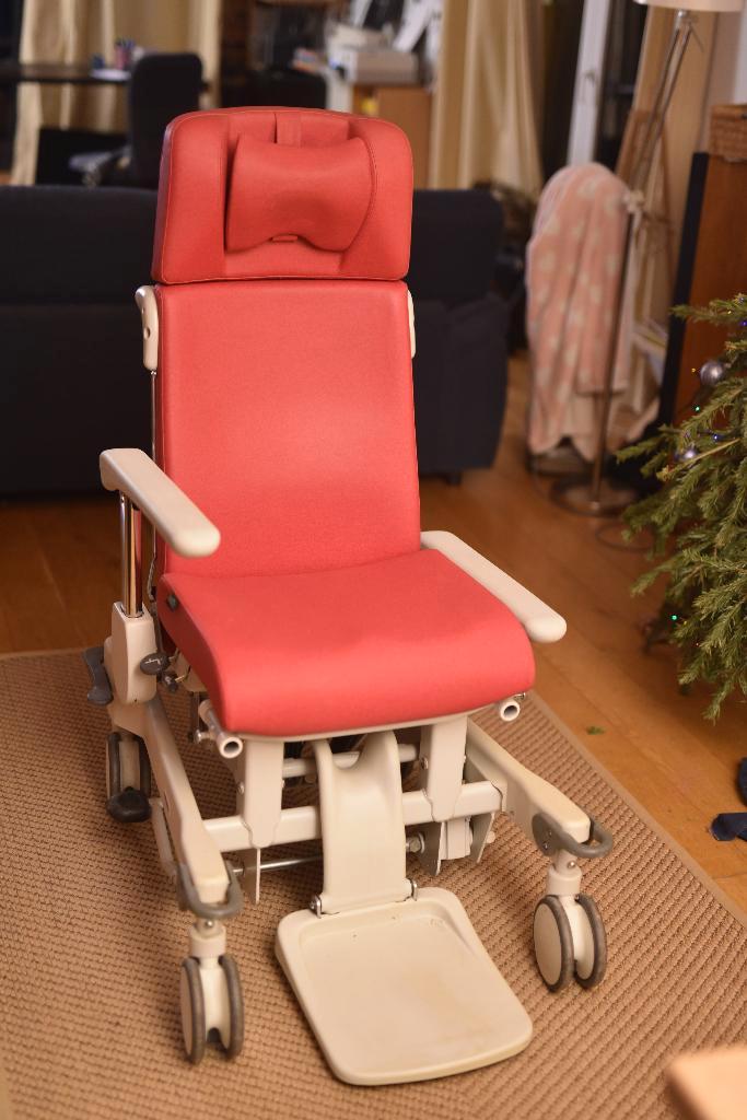 Fauteuil roulant d'hopital, Divers, Chaises roulantes, Comme neuf, Fauteuil roulant à pousser, Enlèvement