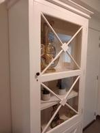 Vitrinekast, Ophalen