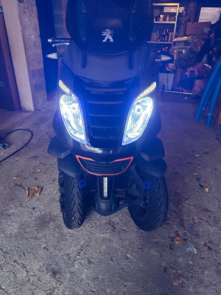 Peugeot Metropolis 400, Fietsen en Brommers, Scooters | Peugeot, Zo goed als nieuw, Ophalen