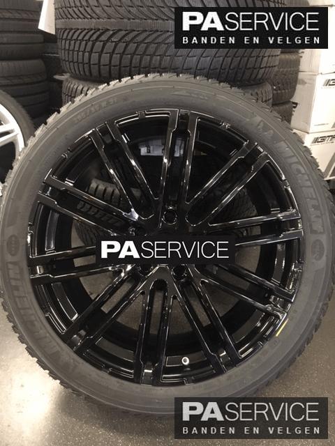 Nieuw 20 inch Gloss black Panamera MY2019 set inc Vredestein, Auto-onderdelen, Banden en Velgen, Banden en Velgen, 20 inch, Nieuw