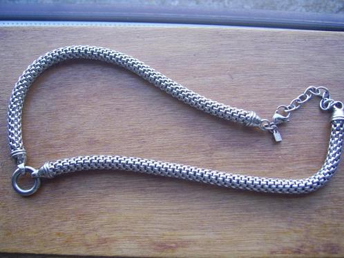 très beaux colliers de marque, Handtassen en Accessoires, Kettingen, Zo goed als nieuw, Ophalen of Verzenden