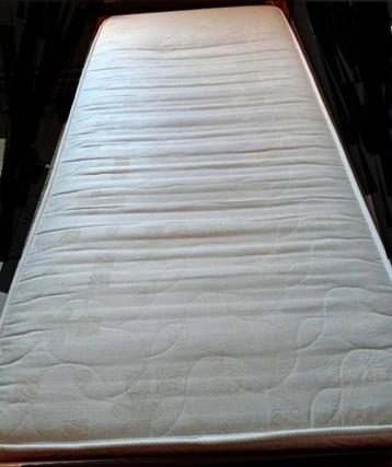 matras Koning van het nieuwe matras van polyurethaanschuim beschikbaar voor biedingen