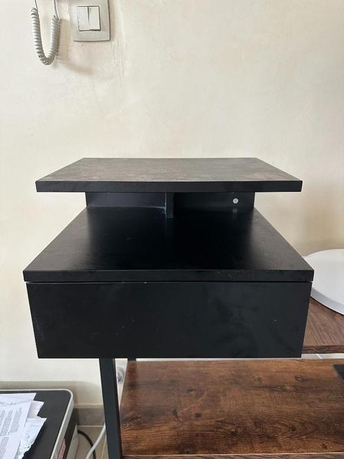 Zwevend houten nachtkastje │ nieuw │ € 5 │ vóór 4 juli, Huis en Inrichting, Slaapkamer | Nachtkastjes, Nieuw, Minder dan 55 cm