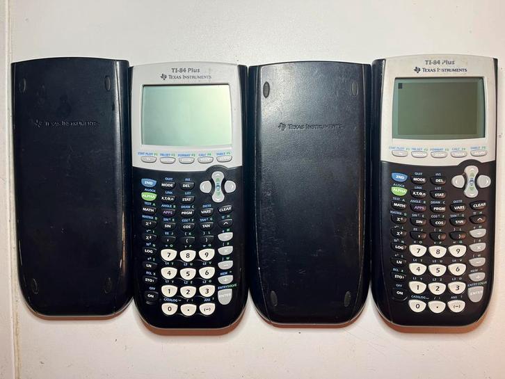 2 Calculatrices Texas Instruments TI-84 Plus a repare, Diversen, Rekenmachines, Zo goed als nieuw, Ophalen of Verzenden