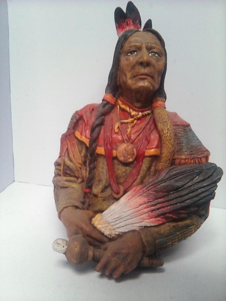 Indiaan figuur met mooie decoratieve pluimen, Antiek en Kunst, Kunst | Beelden en Houtsnijwerken, Ophalen