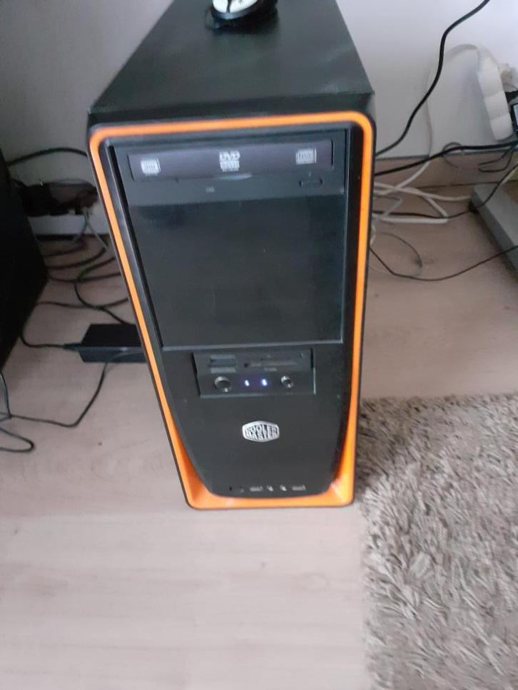 Computer met ssd en hdd, Computers en Software, Desktop Pc's, Gebruikt, 3 tot 4 Ghz, HDD, SSD, 8 GB, Ophalen