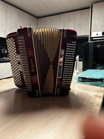 Accordeon ruilen beschikbaar voor biedingen