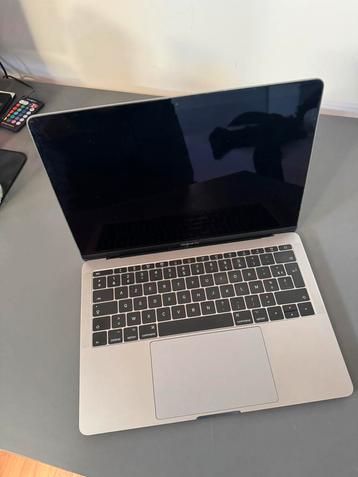 Macbook pro 2017 beschikbaar voor biedingen