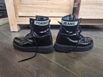 Tommy Jeans Patent Leather damesschoenen. EU Maat 39, Gebruikt, Schoenen, Ophalen of Verzenden, Tommy Hilfiger