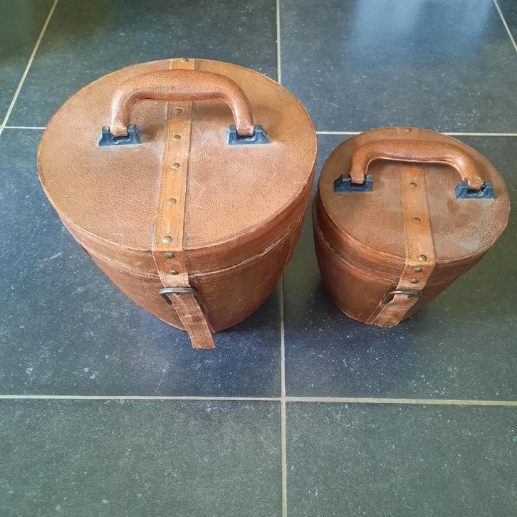Vintage hoedendozen , grote en kleinere . In hout en leder, Handtassen en Accessoires, Koffers, Zo goed als nieuw, Ophalen of Verzenden