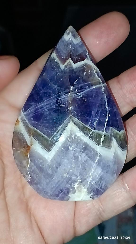 Prachtige gebeeldhouwde chevron amethisttoren, Handtassen en Accessoires, Edelstenen, Nieuw, Ophalen of Verzenden