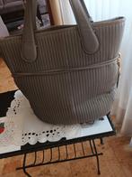 Volledig nieuwe handtas "GIORGIO ARMANI "  l, Handtassen en Accessoires, Tassen | Damestassen, Ophalen of Verzenden, Handtas