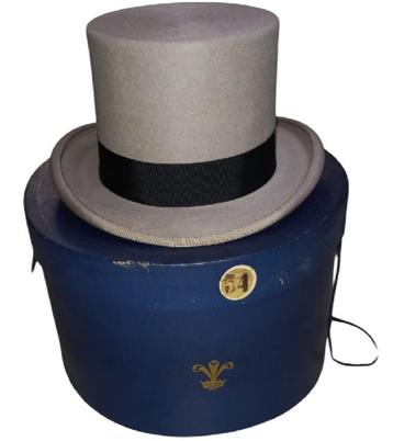 Francy-Tailor grijze hoge hoed. beschikbaar voor biedingen