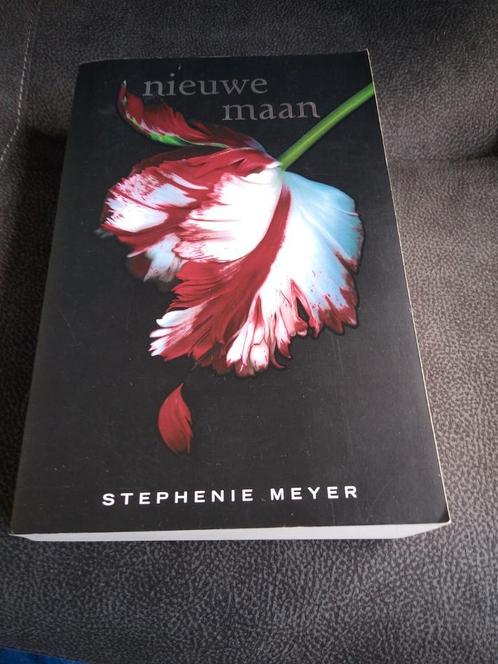 Stephenie Meyer - Nieuwe maan, Livres, Livres pour enfants | Jeunesse | 13 ans et plus, Utilisé, Enlèvement