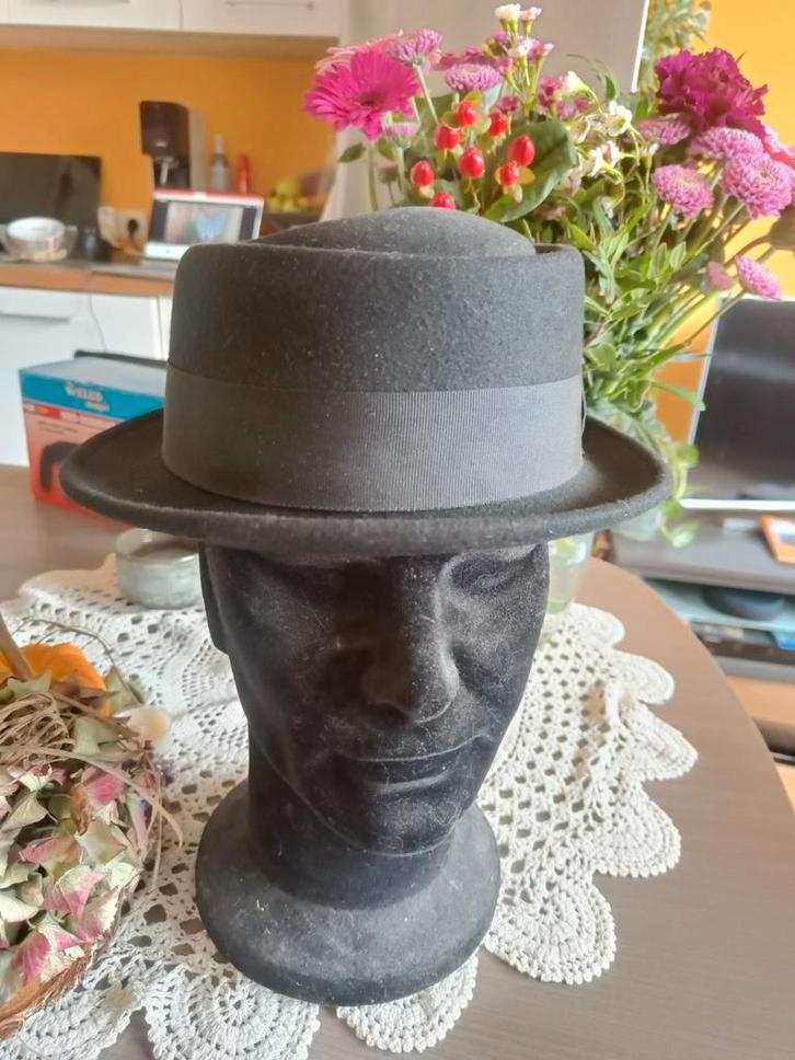 Wollen hoed Engelse stijl met veren maat 58, Kleding | Heren, Hoeden en Petten, Zo goed als nieuw, Hoed, Ophalen