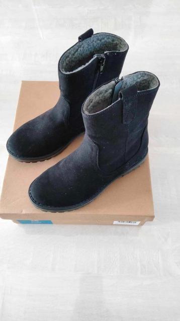 bottes noires taille 30 disponible aux enchères