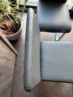 6 chaises de salle à manger grises en état d'occasion, Gris, Enlèvement, Cuir, Cinq, Six Chaises ou plus