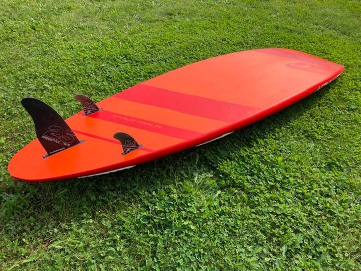 JP Freestyle Wave 95l Pro Edition, Watersport en Boten, Windsurfen, Zo goed als nieuw, Plank, Minder dan 250 cm, Met vin(nen)